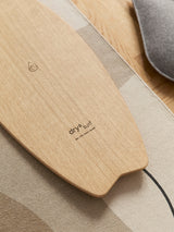 Produkt Detailfoto Logo des drySurf Balance Board aus Holz.